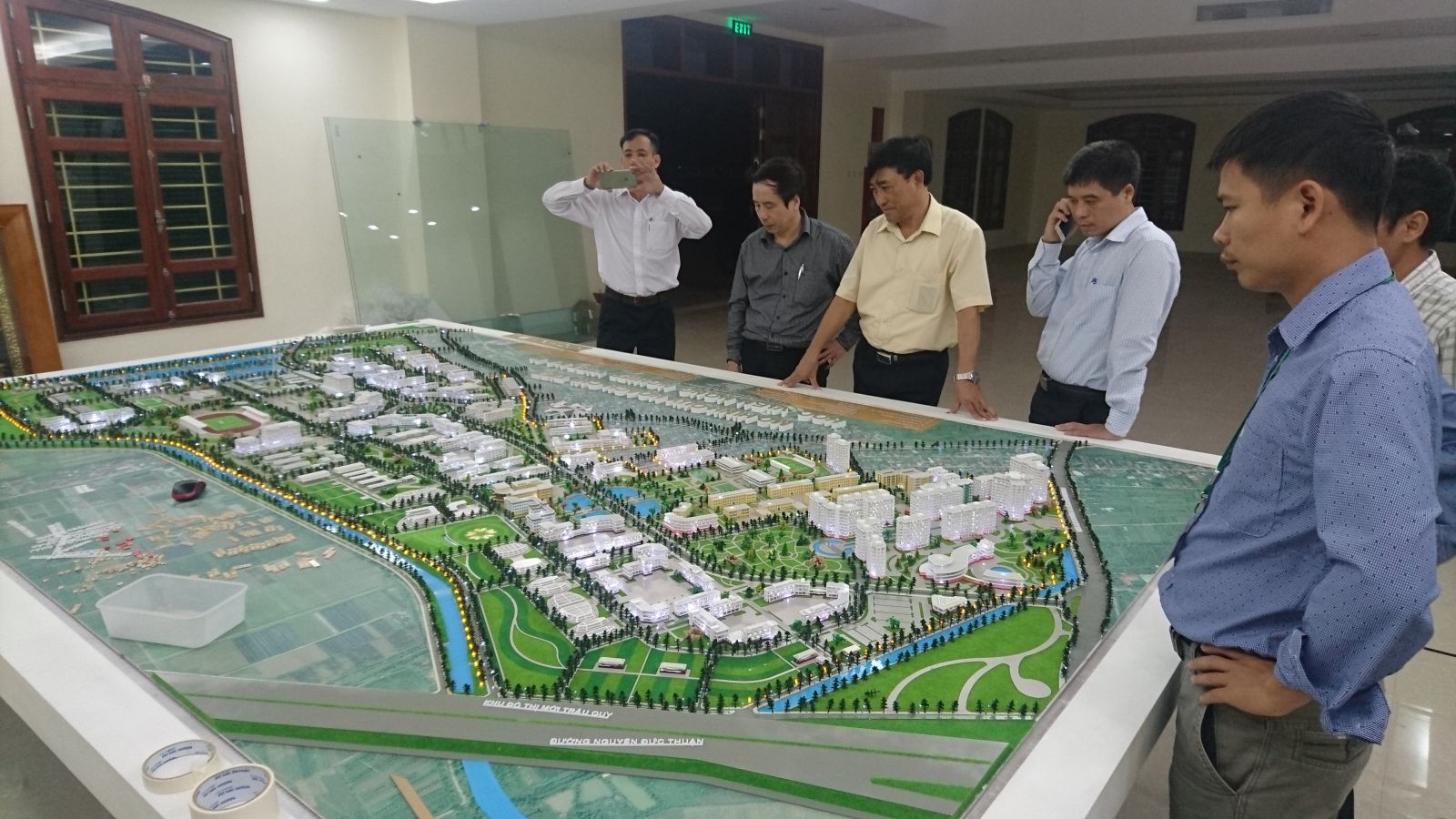 mo hình láng hòa lạc